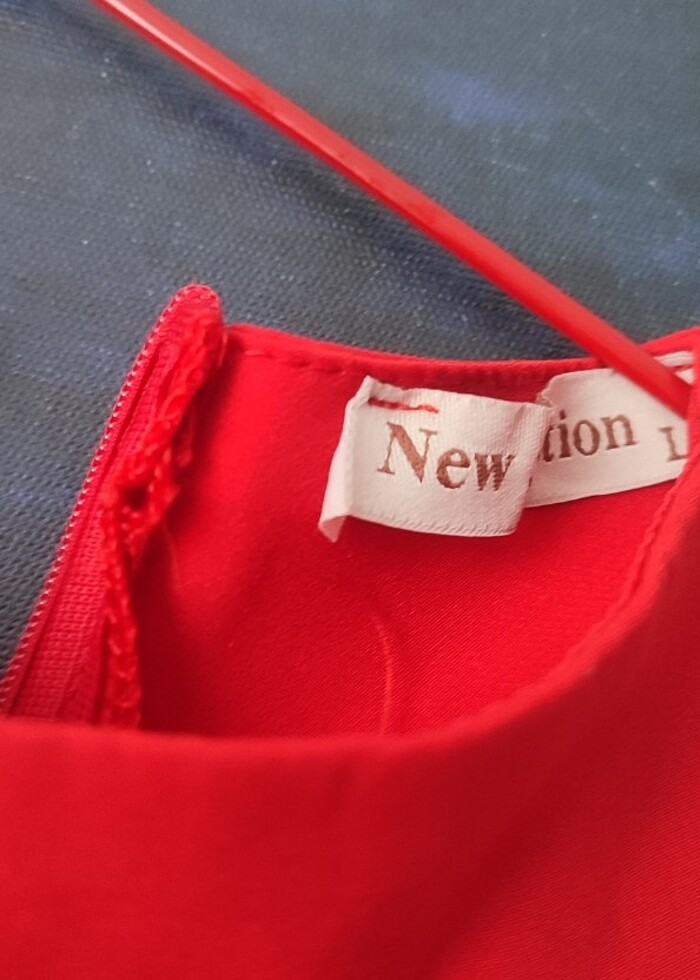 Kırmızı elbise  - Görsel 2