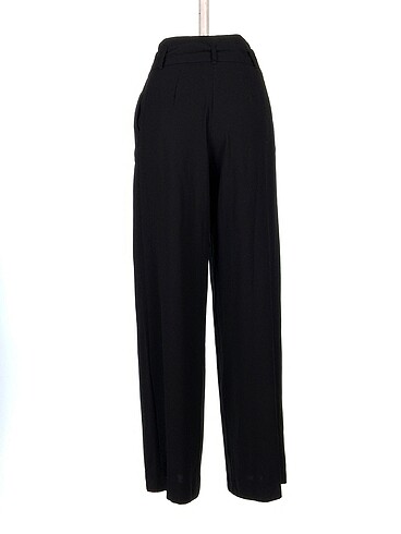 38 Beden H&M Kumaş Pantolon %70 İndirimli.