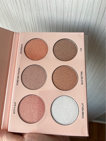 Anastasia Beverly Hills Anastasia Beverly Hills aydınlatıcı palet