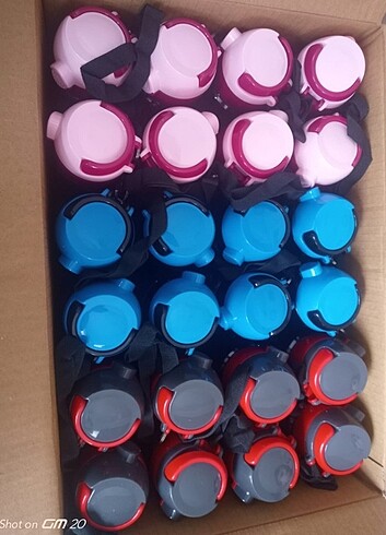 2 adet mavi 1 adet kırmızı 1 adet pembe suluk 