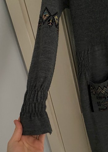 Nakışlı Gri Bohem Uzun Triko Elbise - Görsel 3