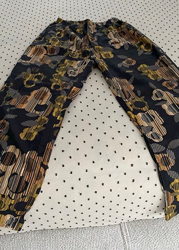 Kadın Çok Renkli Desenli Bol Pilili Kumaş Pantolon - Görsel 5