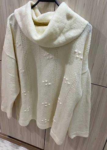 Beyaz Nakışlı Triko Boğazlı Kadın Kazak - Görsel 3