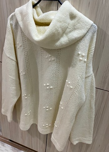 Beyaz Nakışlı Triko Boğazlı Kadın Kazak - Görsel 4