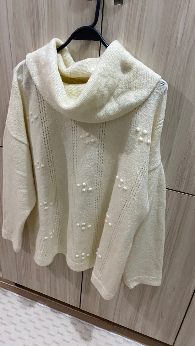 Beyaz Nakışlı Triko Boğazlı Kadın Kazak - Görsel 3