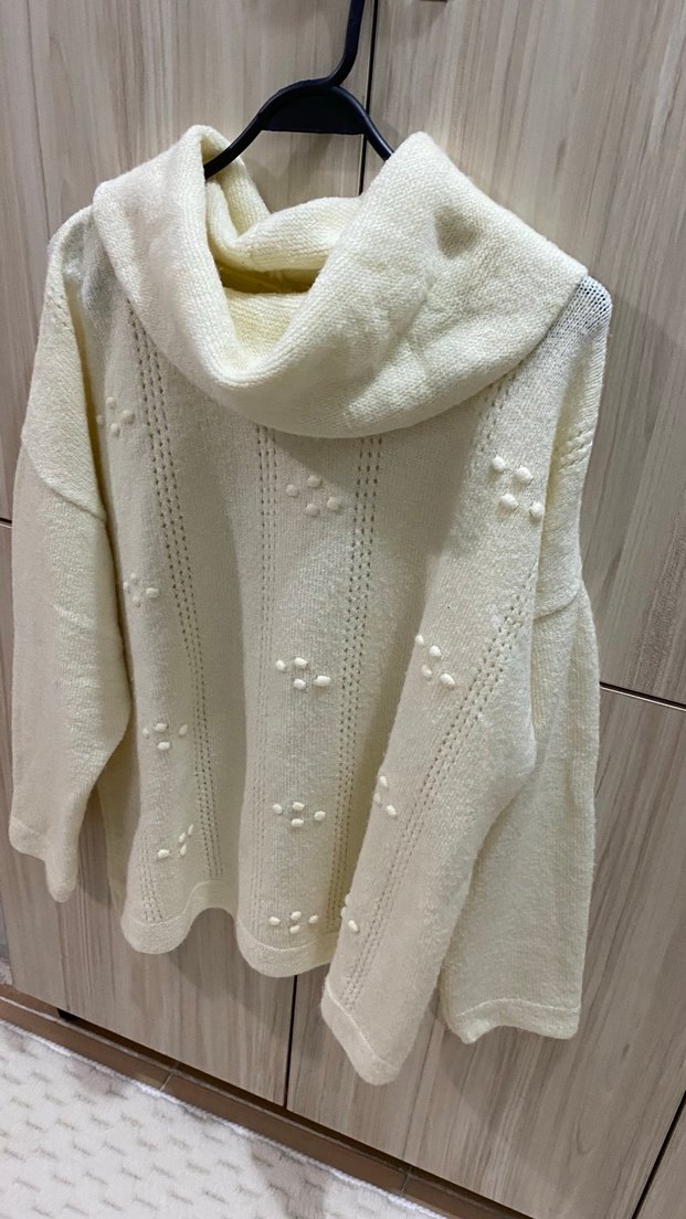 Beyaz Nakışlı Triko Boğazlı Kadın Kazak - Görsel 4