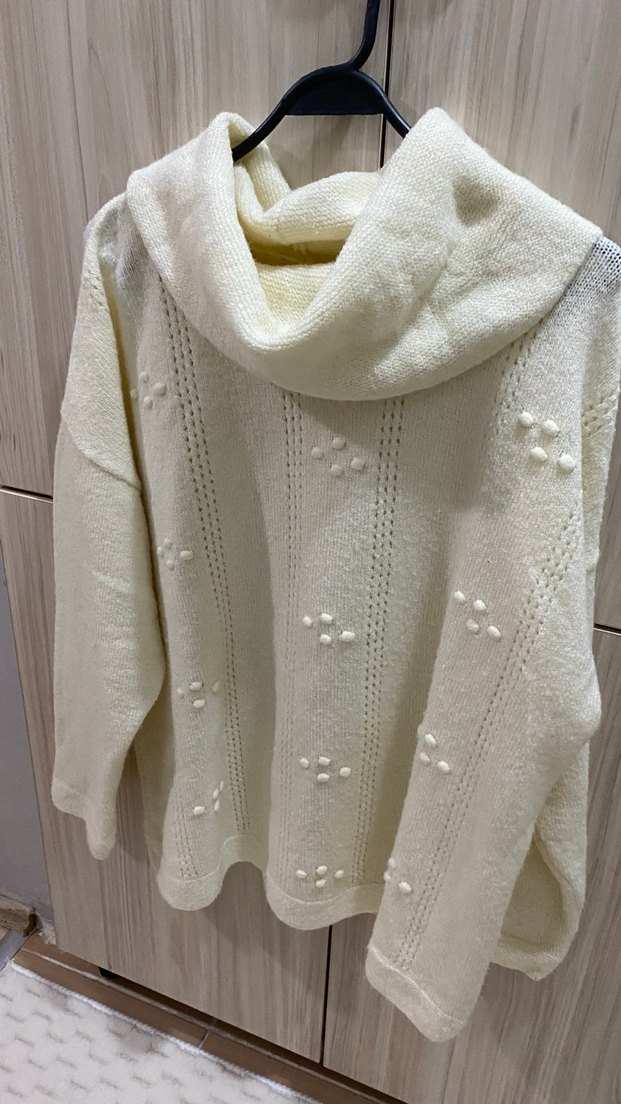 Beyaz Nakışlı Triko Boğazlı Kadın Kazak - Görsel 5