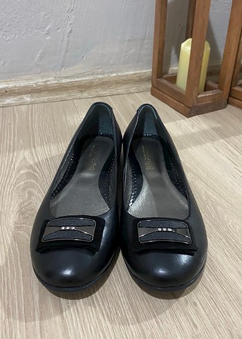 Klasik Siyah Tokalı Kadın Topuklu Babet - Görsel 2