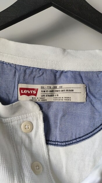 Beyaz Levi's tişört 