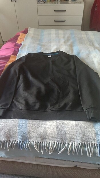 Erkek siyah XXL beden sweatshirt LCW marka 2 kere giyildi.