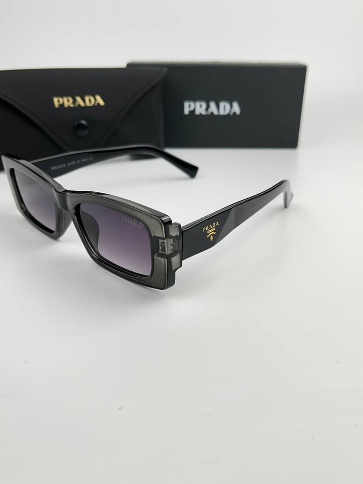 Prada Şeffaf Gri Street Style Güneş Gözlüğü - Görsel 3
