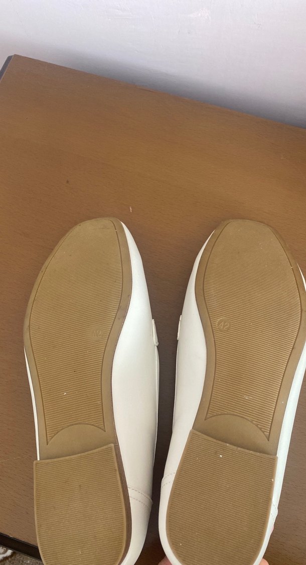 Beyaz Zincir Detaylı Kadın Deri Loafer - Görsel 3