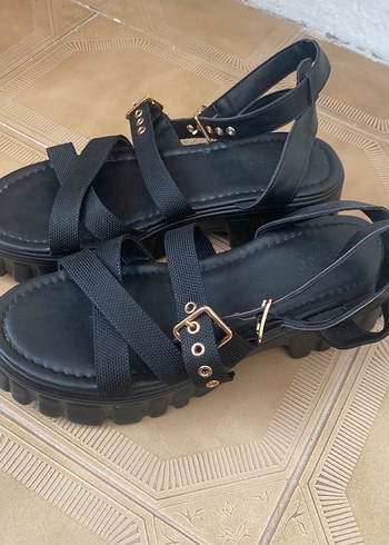 Tokalı Siyah Platform Kadın Sandalet - Görsel 2