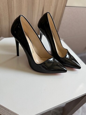 Rugan stiletto