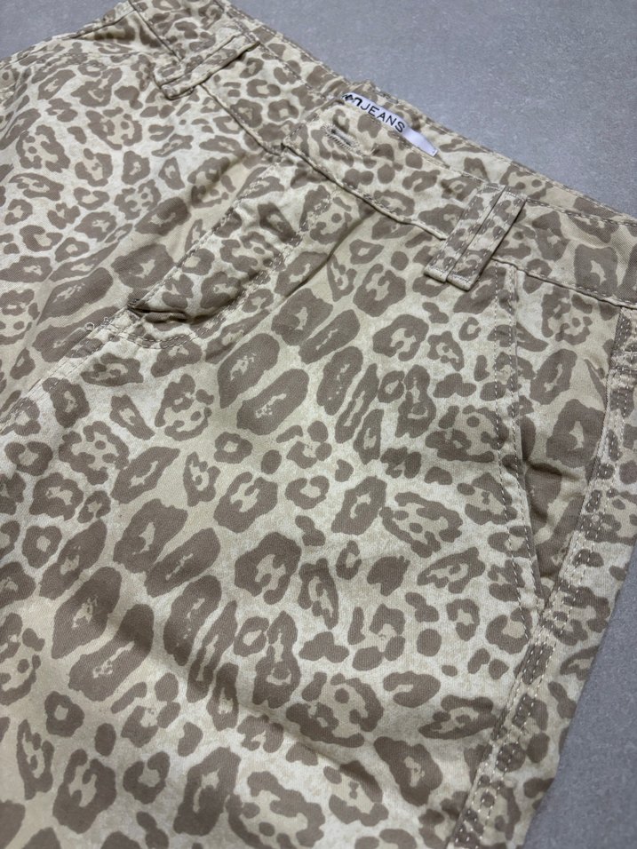 Kadın Leopar Desenli Kemerli Kumaş Pantolon - Görsel 4