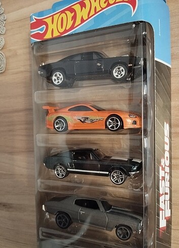 Beden Renk Hot Wheels FF Set