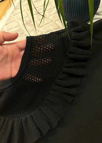 Siyah Fırfırlı Uzun Kollu Triko Kazak - Görsel 3