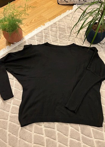 Siyah Fırfırlı Uzun Kollu Triko Kazak - Görsel 4