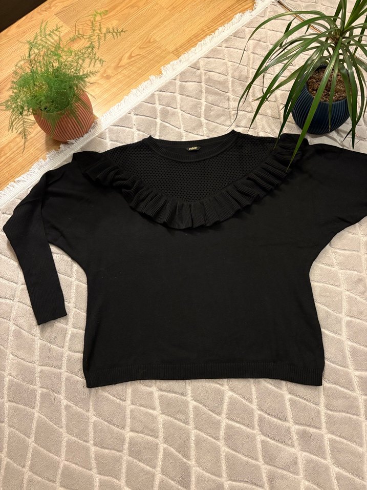 Siyah Fırfırlı Uzun Kollu Triko Kazak - Görsel 2