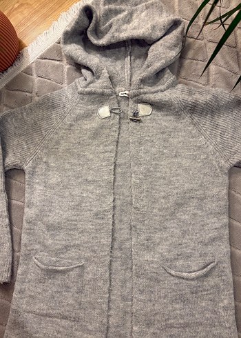 Gri Kapüşonlu Örgü Kız Çocuk Hırka - Görsel 2