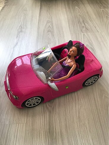 Barbie Barbie arabası ve Balerin Barbie