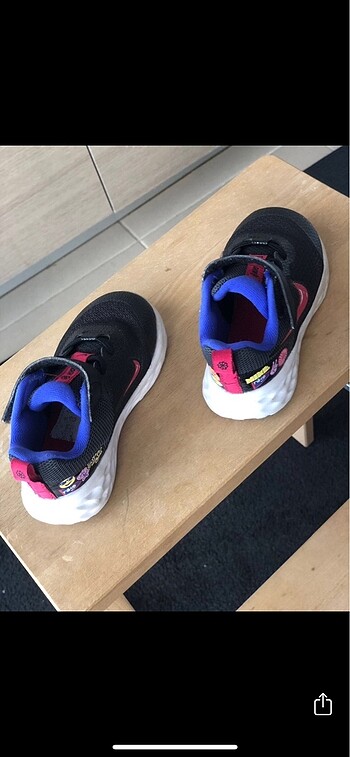 25 Beden Nike marka ayakkabi