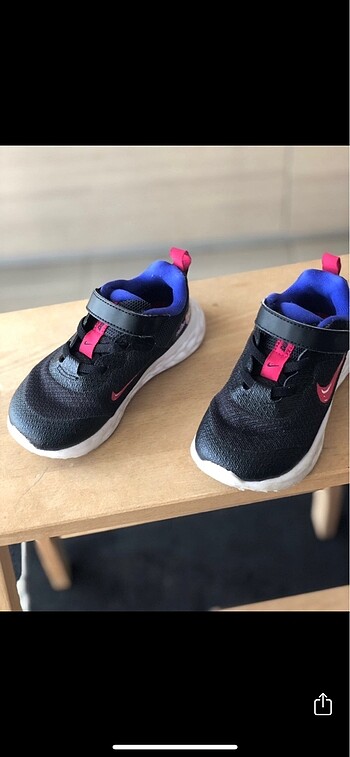 25 Beden siyah Renk Nike marka ayakkabi