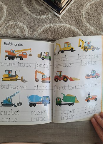 Usborne yazilabilir ve Temizlenebilir Kitabı: Things That Go - Görsel 2