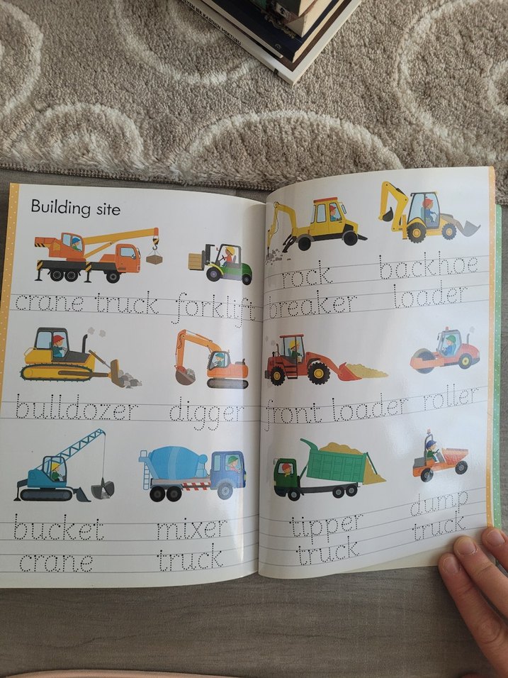 Usborne yazilabilir ve Temizlenebilir Kitabı: Things That Go - Görsel 2