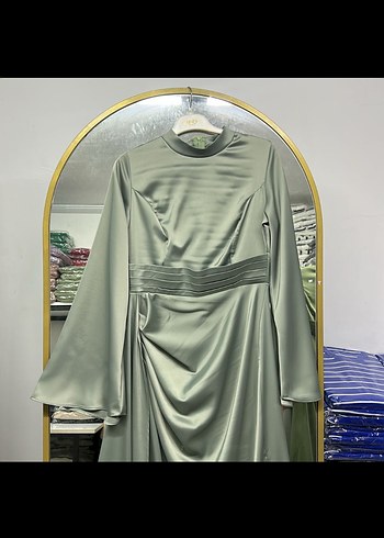 Uzun Kollu Yüksek Yakalı Kadın Abiye Elbise - Görsel 2