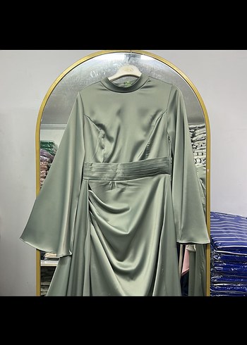 Uzun Kollu Yüksek Yakalı Kadın Abiye Elbise - Görsel 3