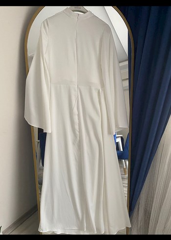 Uzun Beyaz Saten Drapeli Tesettür Abiye Elbise - Görsel 7