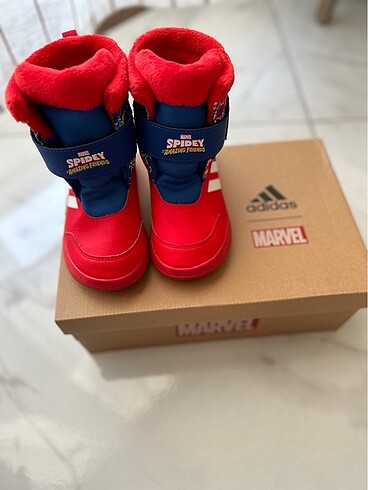 Adidas winterplay Spiderman çocuk kar botu