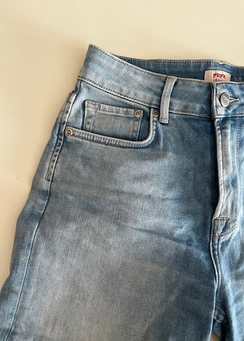 Gri Mavi Rahat Kesim Kadın Kot Şort - Görsel 4