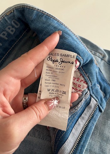 Gri Mavi Rahat Kesim Kadın Kot Şort - Görsel 3