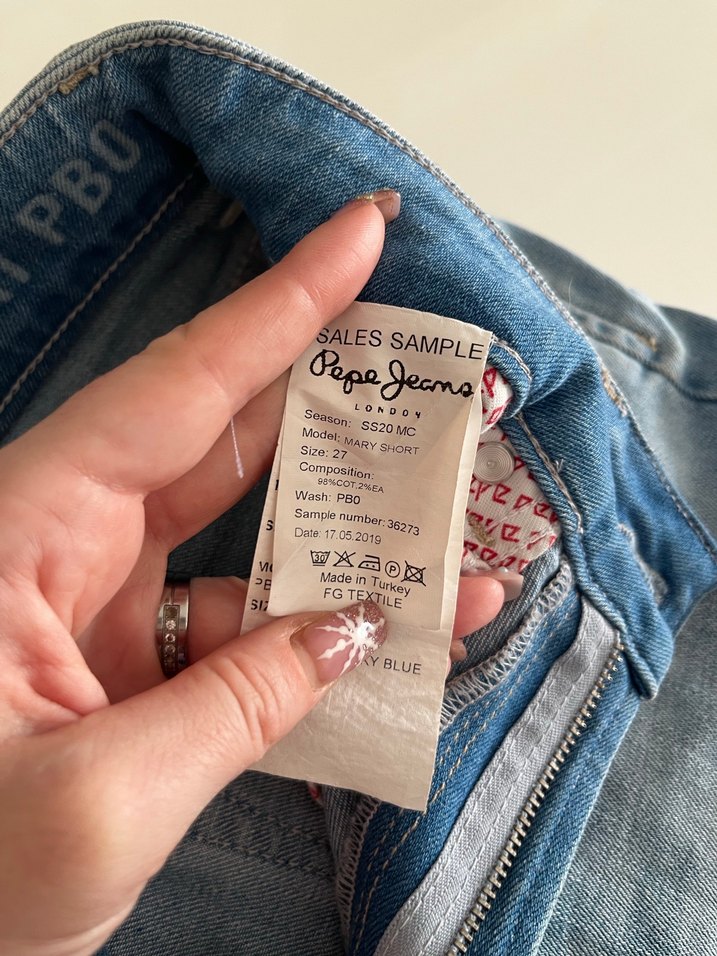 Gri Mavi Rahat Kesim Kadın Kot Şort - Görsel 3