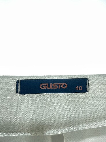 40 Beden beyaz Renk Gusto Mini Etek %70 İndirimli.