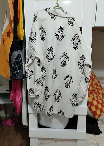 Beyaz Baskılı Uzun Kollu Gömlek - Görsel 5
