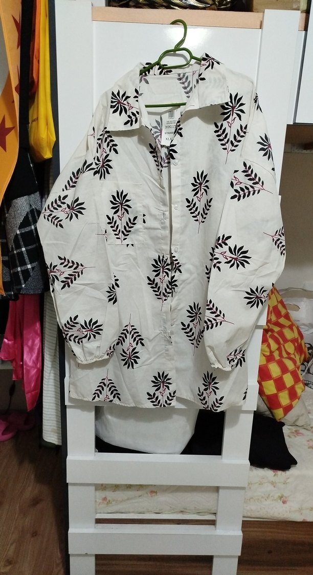 Beyaz Baskılı Uzun Kollu Gömlek - Görsel 3