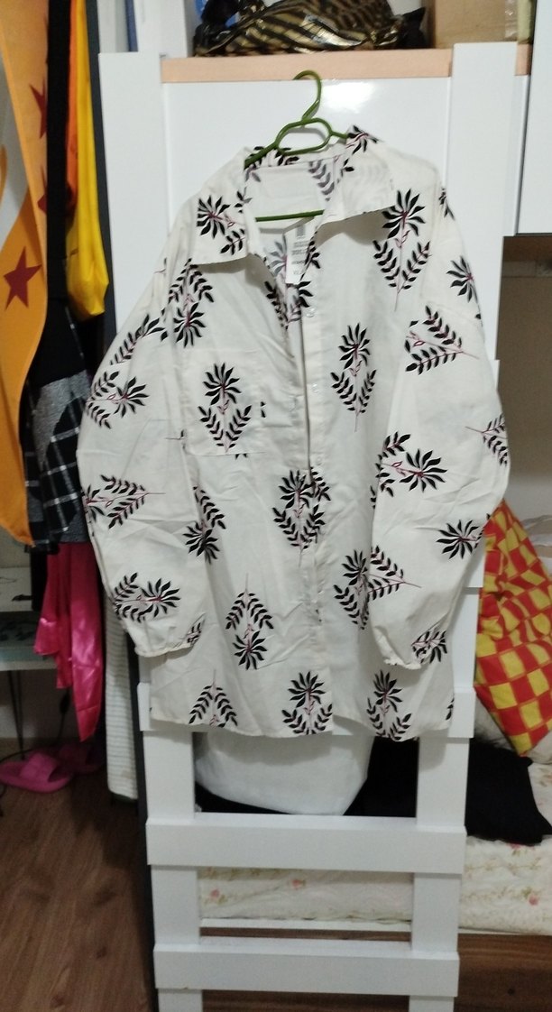 Beyaz Baskılı Uzun Kollu Gömlek - Görsel 4