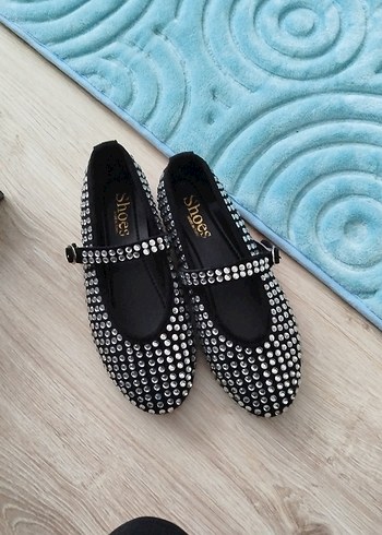 38 Beden Tokalı Siyah taşlı Gotik Babet