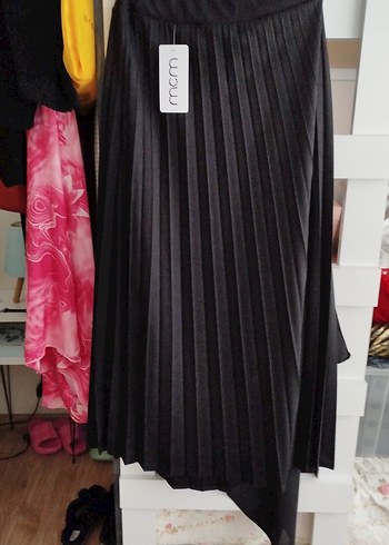 Siyah Pilili Uzun Kadın Etek - Görsel 3