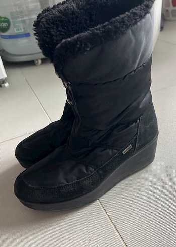 37 Beden siyah Renk Siyah Kürklü Kadın Dolgu Topuk Bot