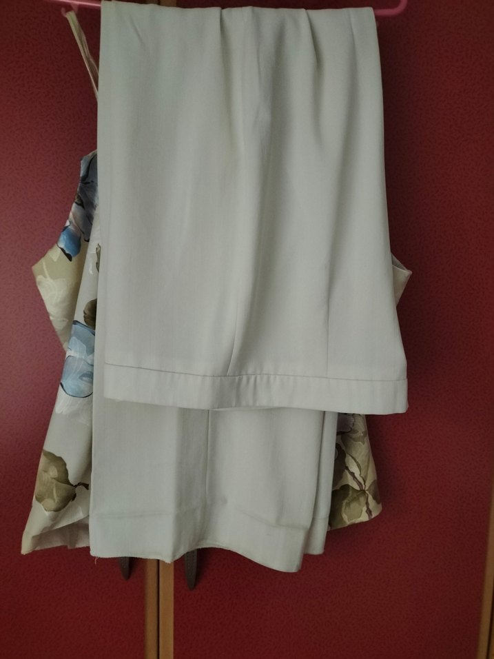 Kadın Beyaz Nakışlı Uzun Ceket - Görsel 3