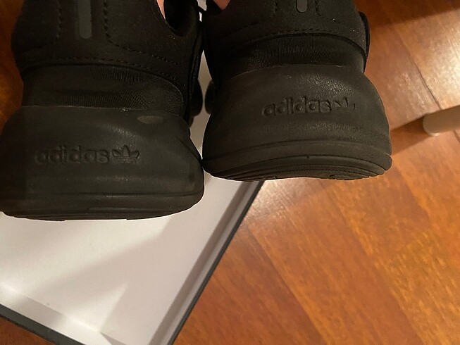 37 Beden adidas Ozelia Unisex siyah Spor Ayakkabi