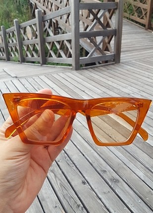 Diğer retro şeffaf gözlük