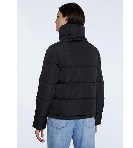 m Beden Stradivarius Dik Yaka Şişme Mont