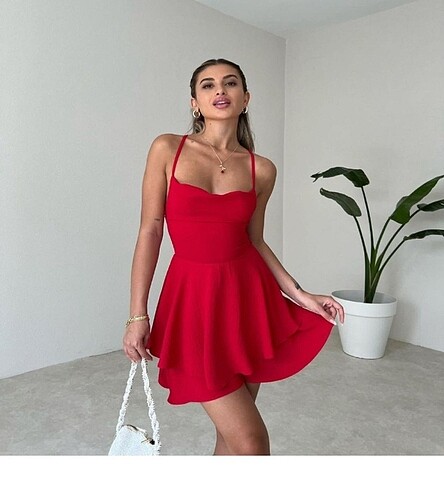 Sırt Bağlamalı Şortlu Elbise