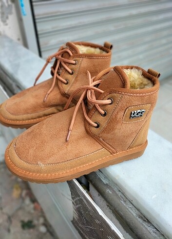 Ugg UGG BOT