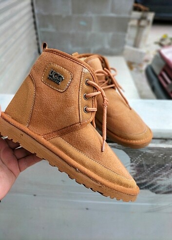 38 Beden UGG BOT